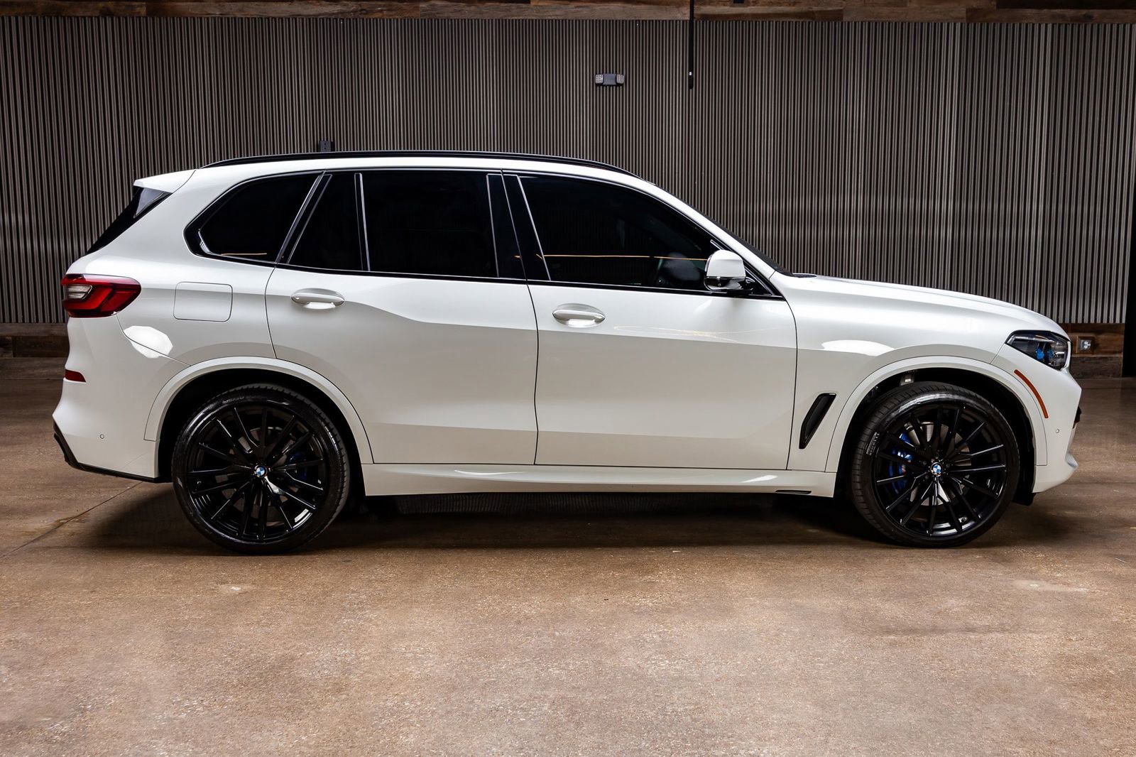 Used 2022 BMW X5 xDrive40i w/ M Sport Package AWD/4WD image 10