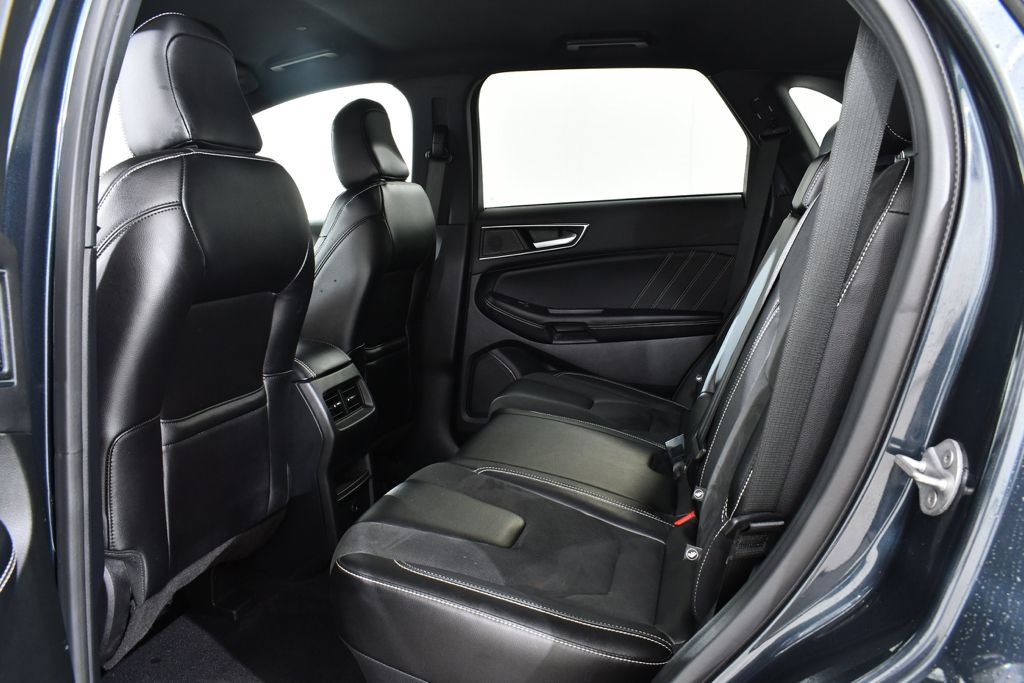 Used 2022 Ford Edge ST image 16