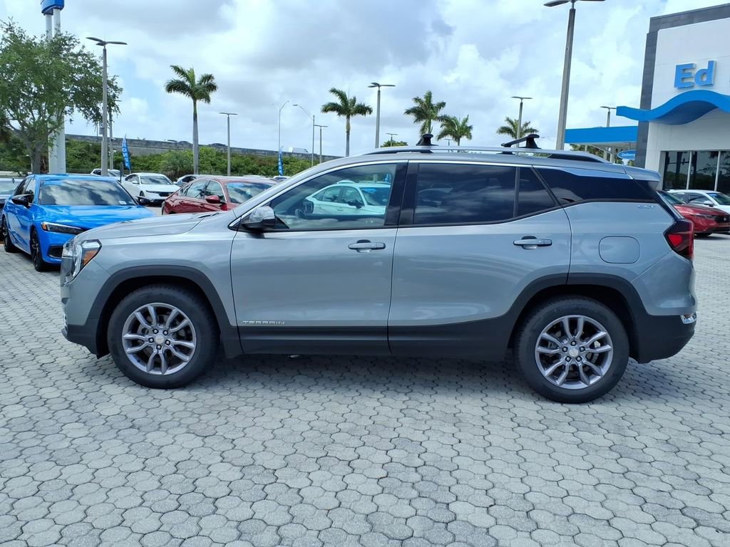 Used 2023 GMC Terrain SLT FWD image 4