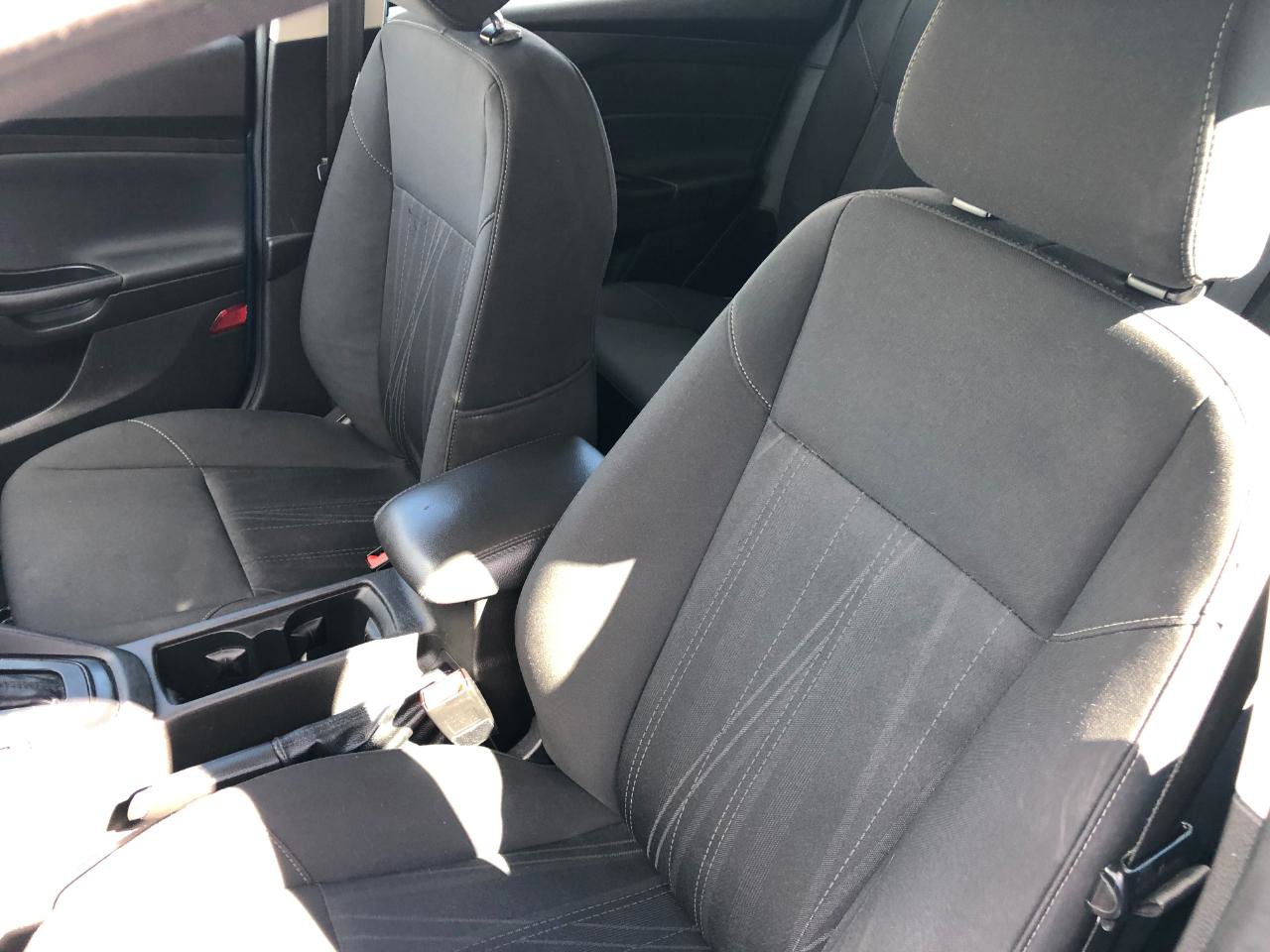 Used 2016 Ford Focus SE FWD image 12