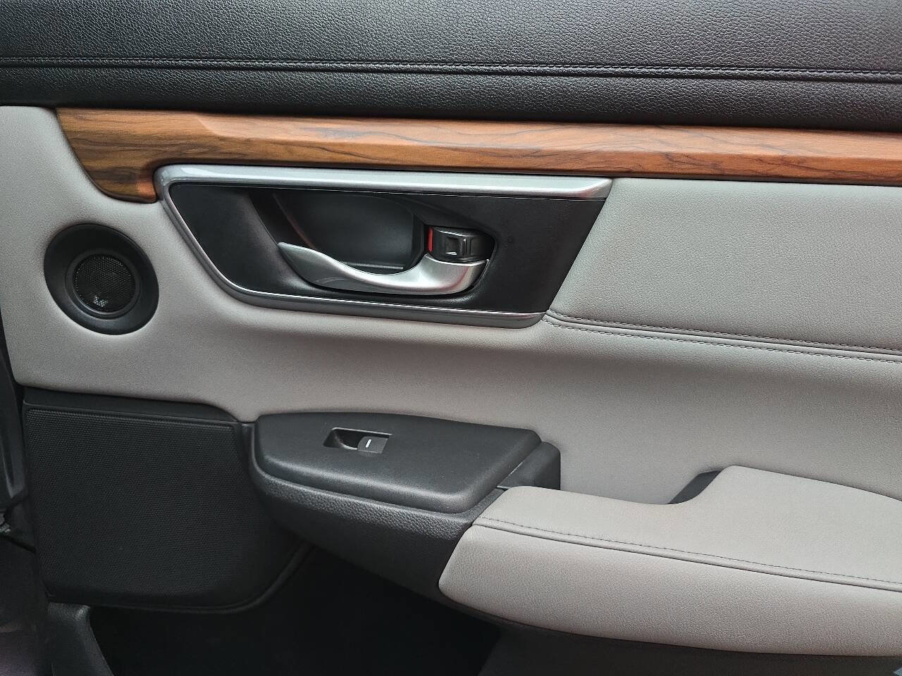 Used 2018 Honda CR-V EX-L image 16