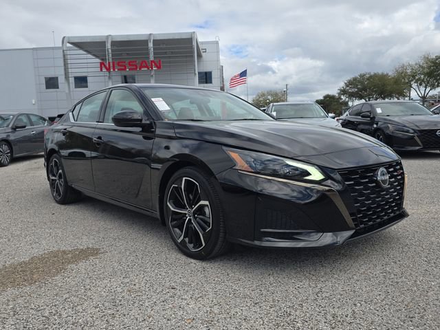 Certified 2023 Nissan Altima 2.5 SR w/ SR Premium Package image 2