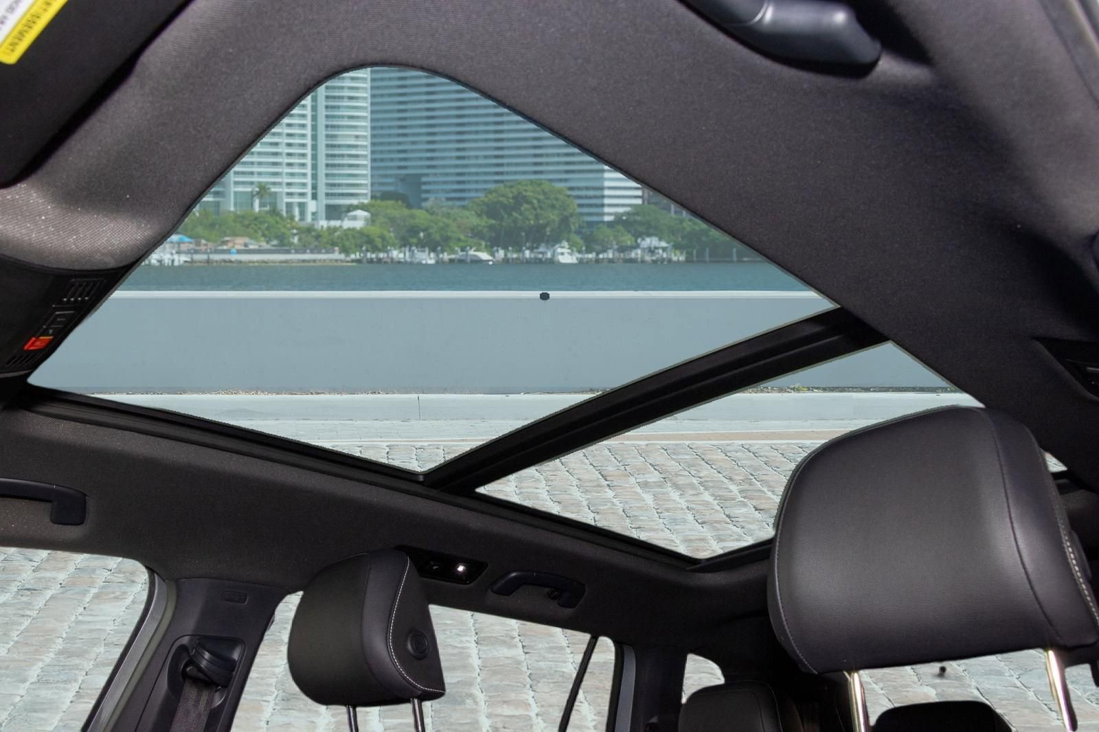 Used 2024 Volkswagen Tiguan SE R-Line FWD image 26