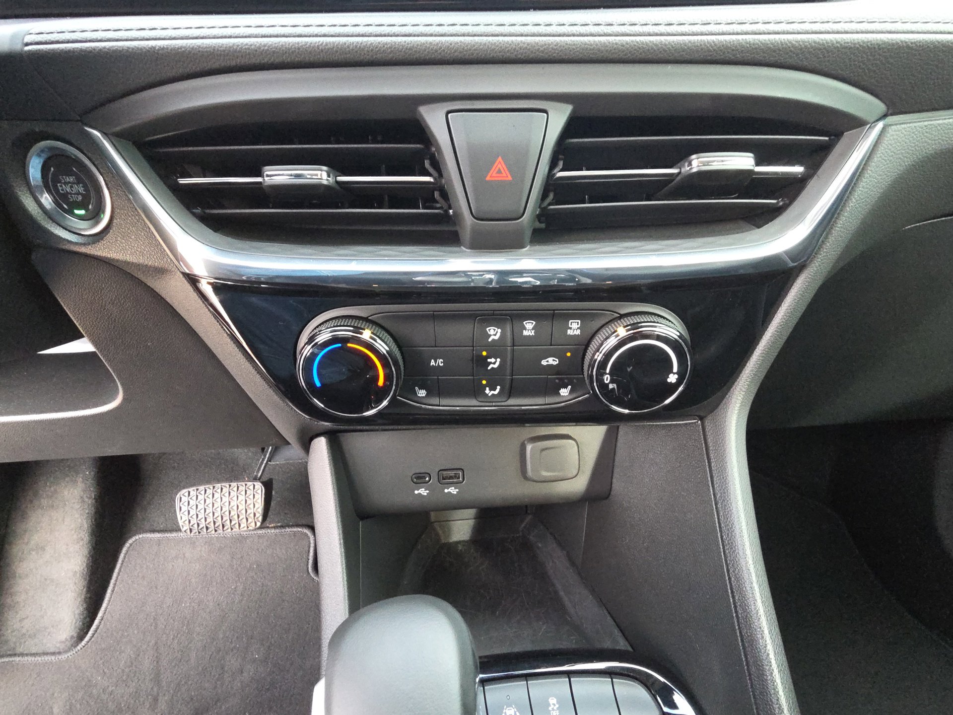 Certified 2025 Buick Encore GX Sport Touring w/ Comfort Package image 23