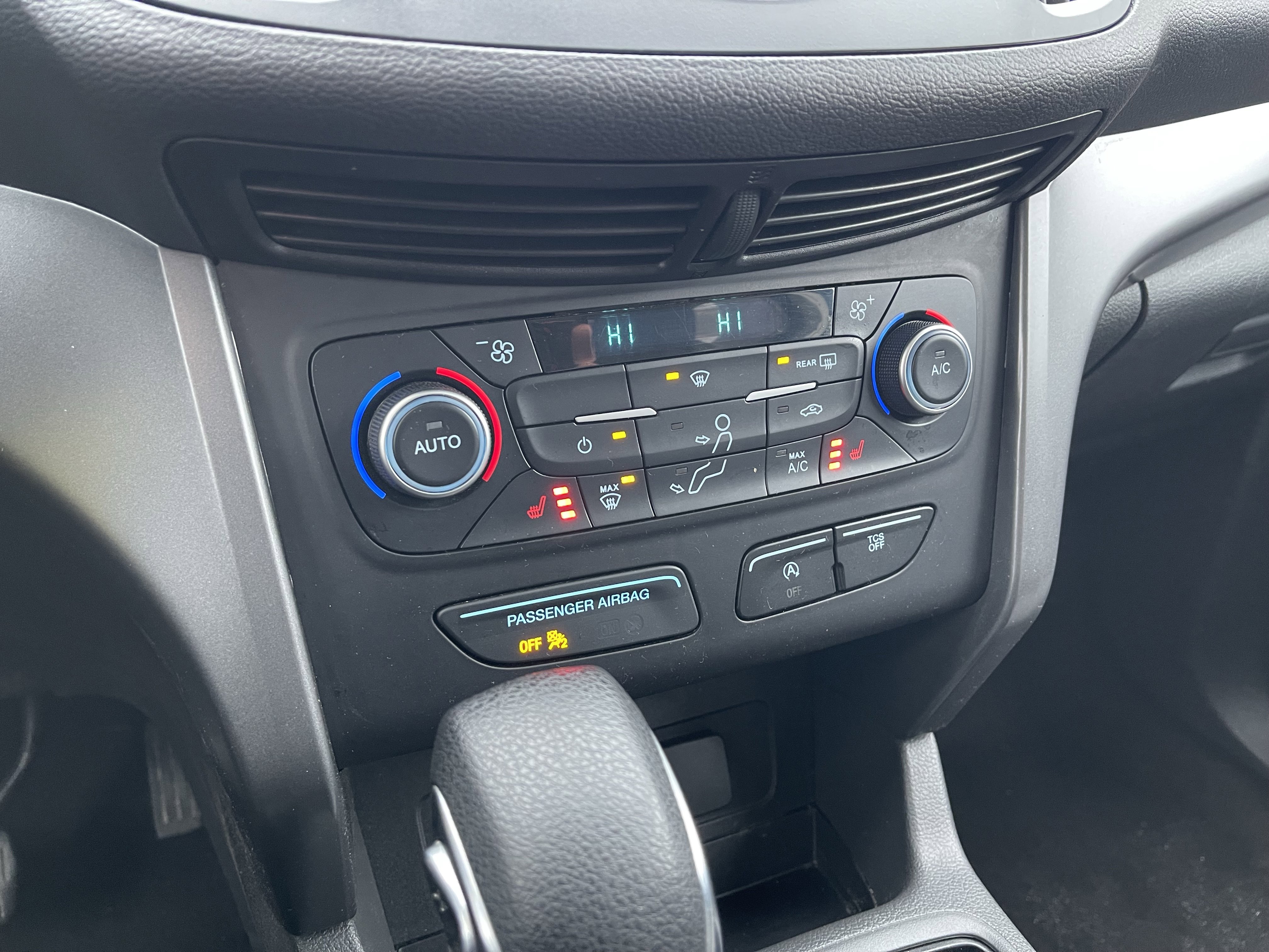 Used 2018 Ford Escape SE image 19