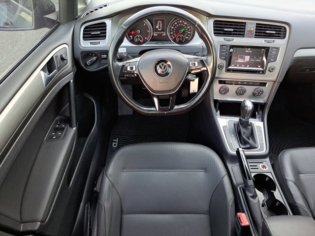 Used 2015 Volkswagen Golf TDI S image 11