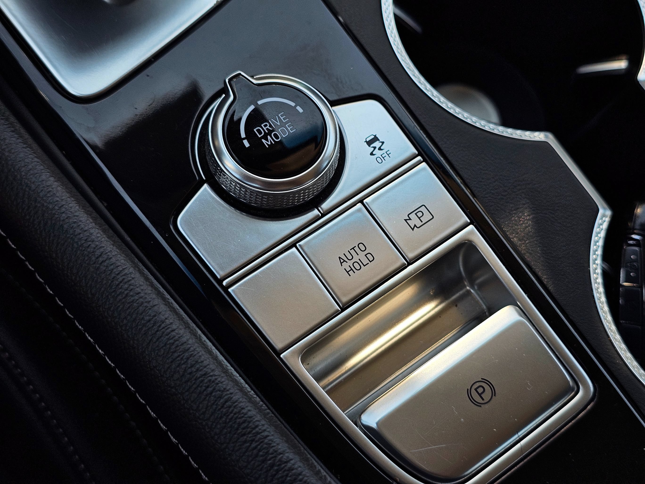 Used 2025 Genesis G70 2.5T RWD image 35