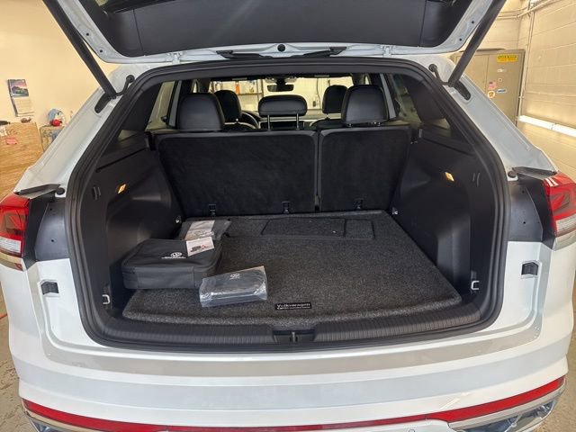 Certified 2022 Volkswagen Atlas Cross Sport SEL R-Line image 26