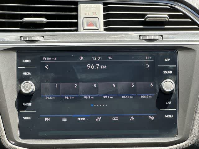 Used 2022 Volkswagen Tiguan SE AWD/4WD image 12