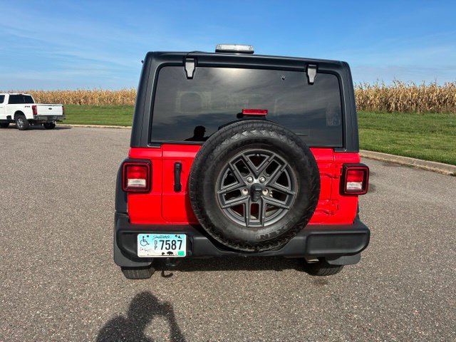 Used 2025 Jeep Wrangler Unlimited Sport w/ Convenience Group AWD/4WD image 7