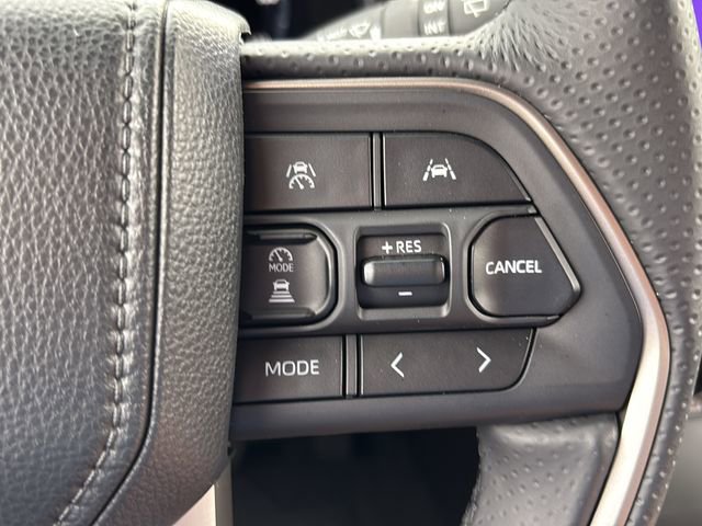Used 2025 Toyota 4Runner Platinum AWD/4WD image 21