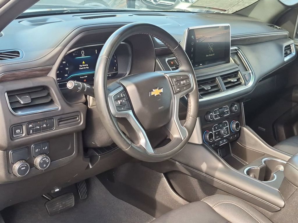 Used 2024 Chevrolet Tahoe LT RWD image 2