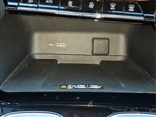 Used 2024 Chevrolet Traverse LT w/ Trailering Package FWD image 22