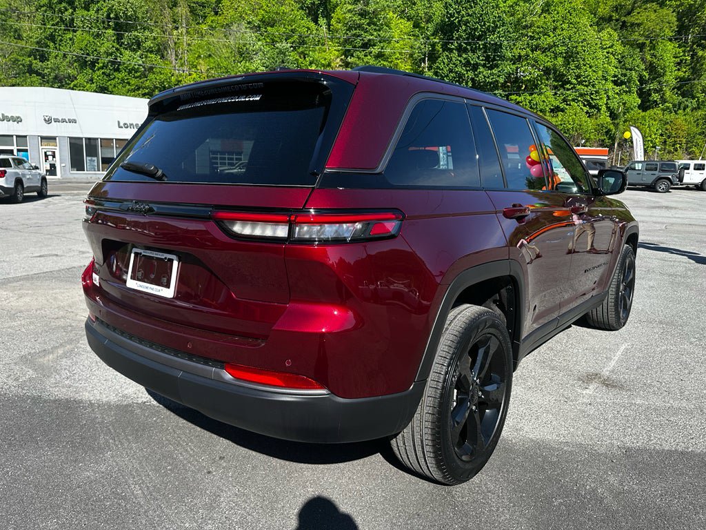 New 2026 Jeep Grand Cherokee Limited w/ Limited Altitude Package AWD/4WD image 3