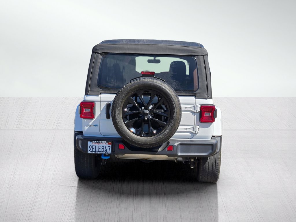 Used 2023 Jeep Wrangler Unlimited Sahara w/ Cold Weather Group AWD/4WD image 5