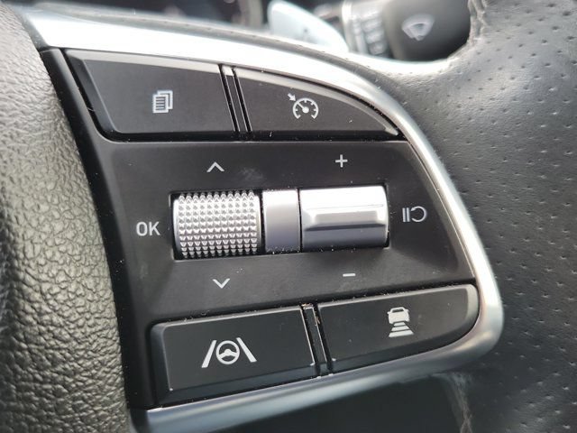 Certified 2023 Genesis G70 2.0T RWD image 20