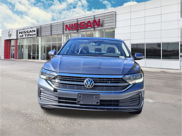 Used 2024 Volkswagen Jetta SE image 2