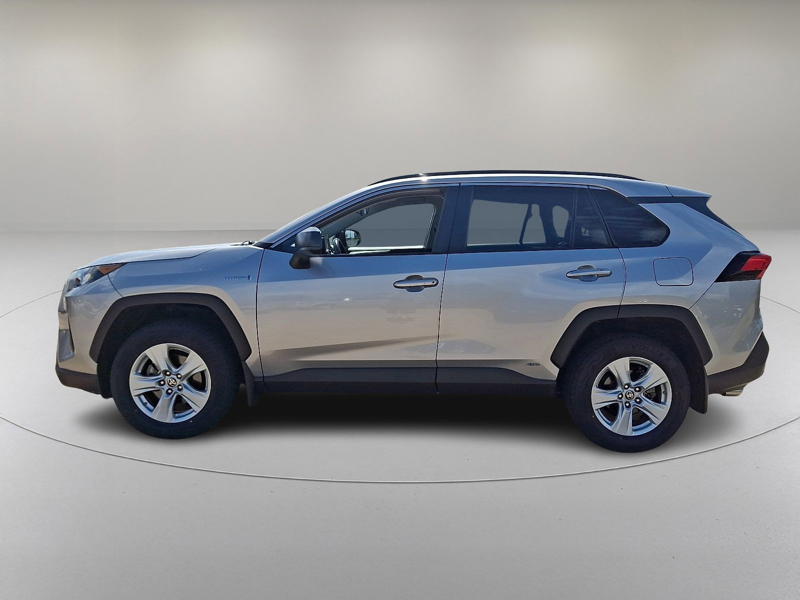 Used 2021 Toyota RAV4 LE image 6