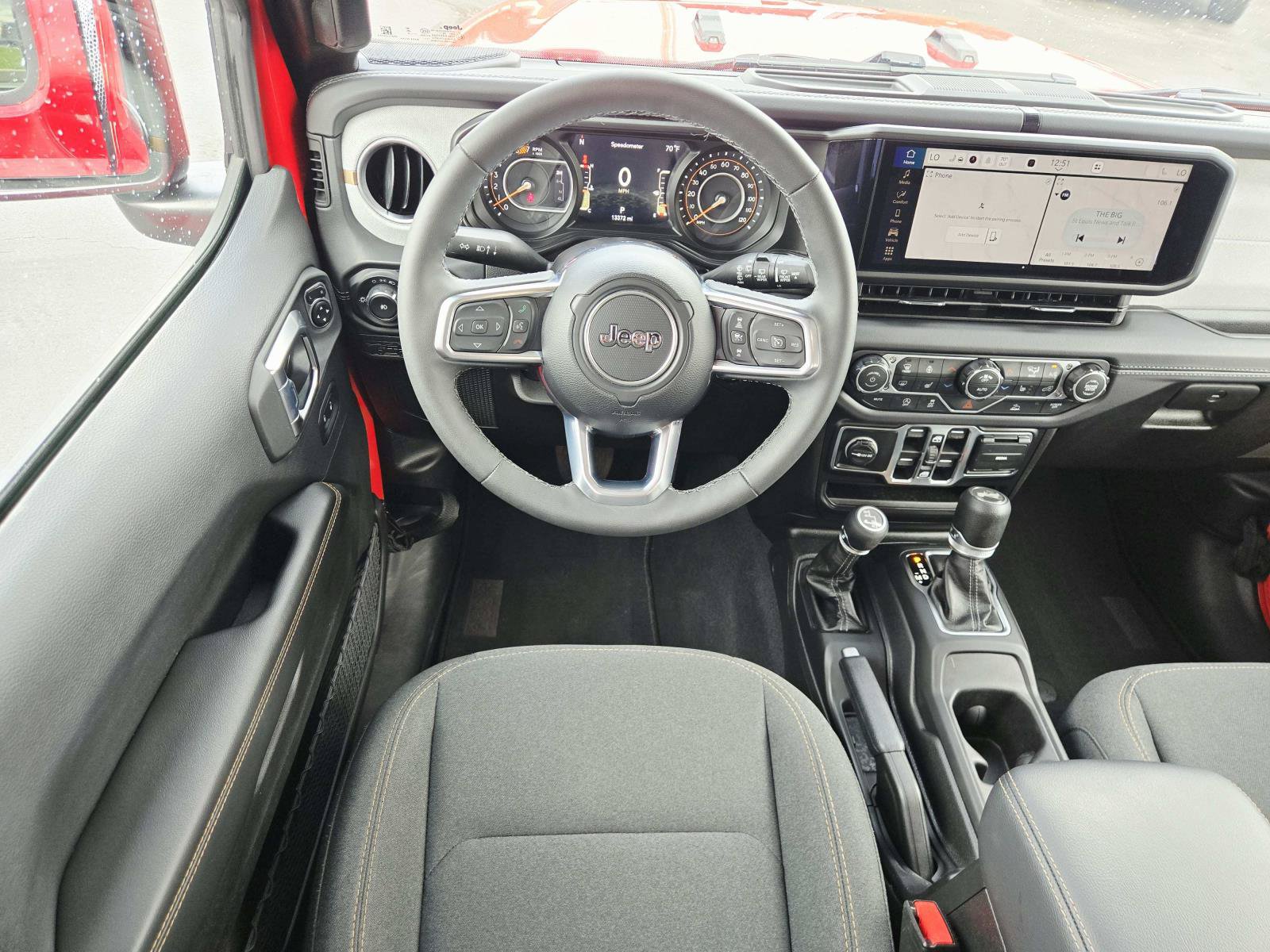 Used 2026 Jeep Wrangler Unlimited Sahara AWD/4WD image 11