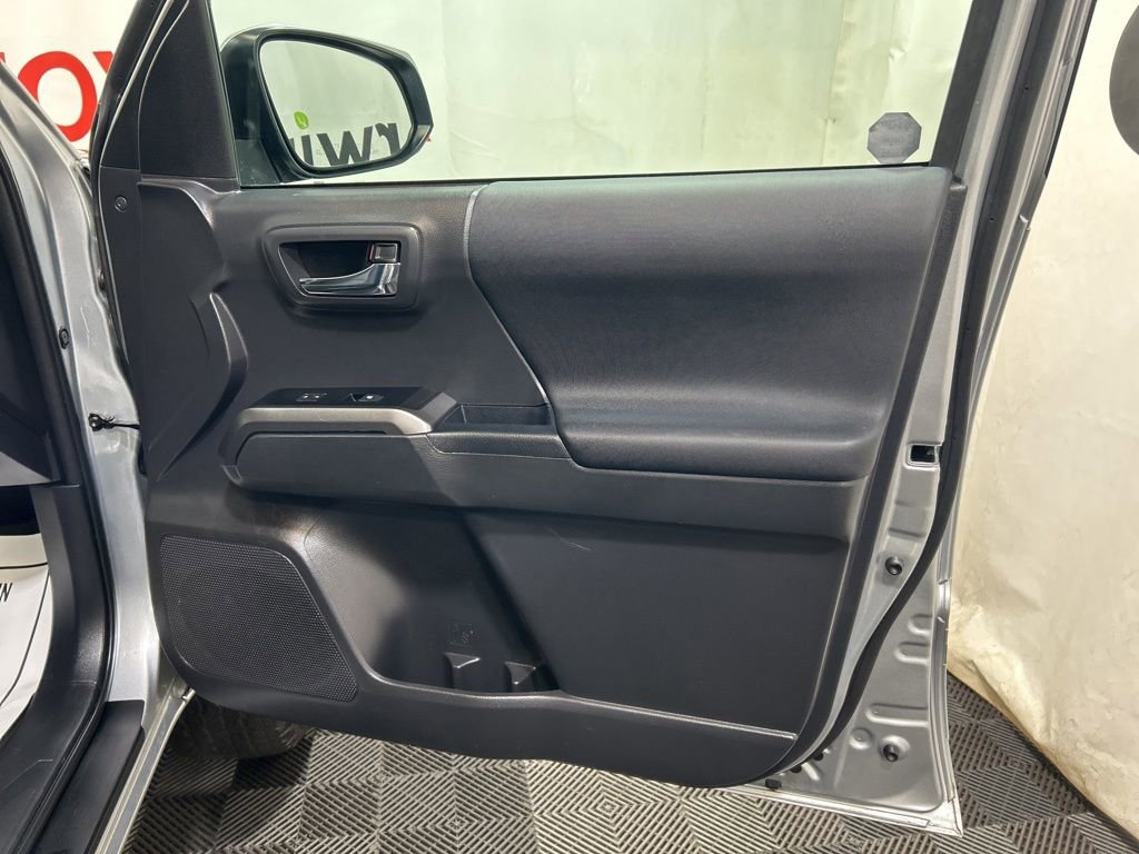 Used 2023 Toyota Tacoma TRD Off-Road image 11