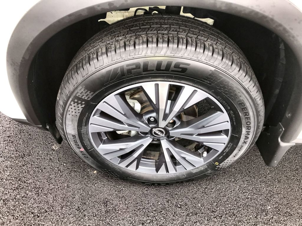 Used 2023 Nissan Rogue SV image 10