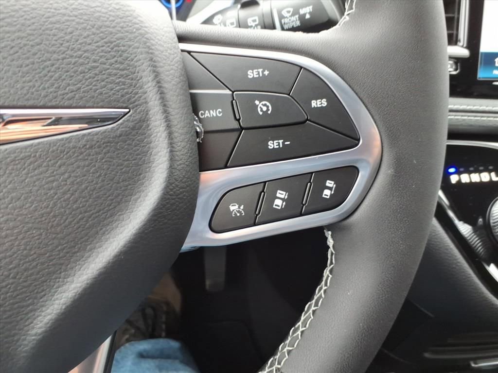 New 2026 Chrysler Pacifica Select image 18