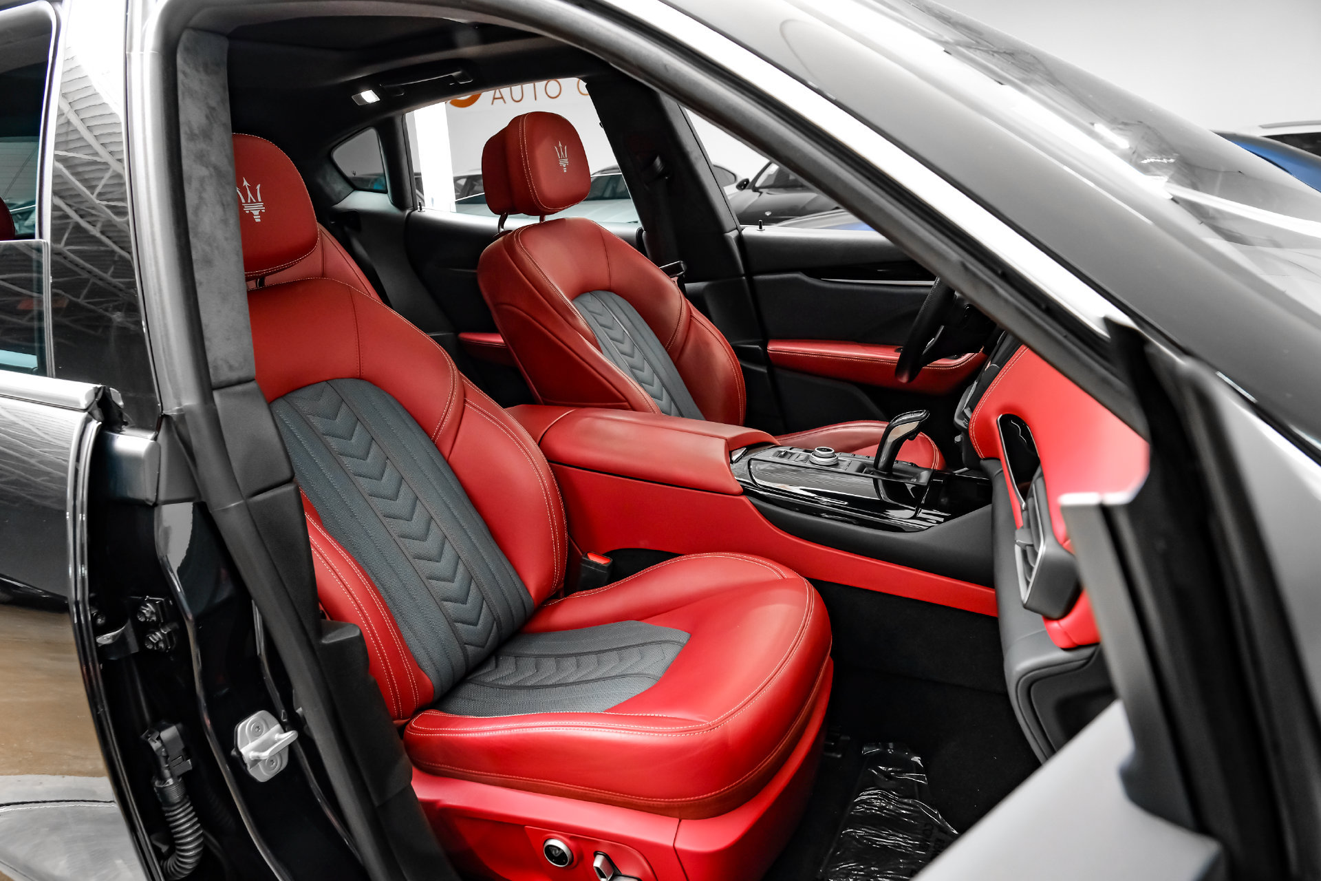 Used 2023 Maserati Levante GT AWD/4WD image 37
