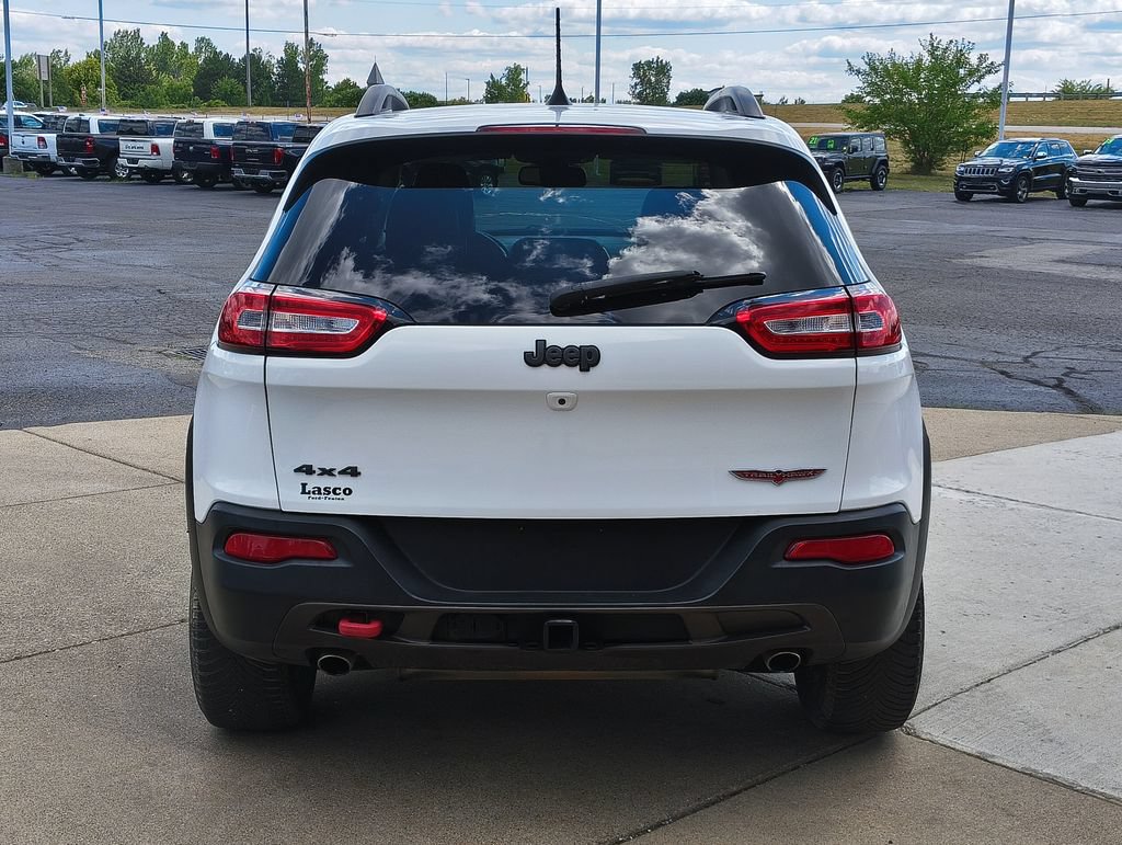 Used 2016 Jeep Cherokee Trailhawk w/ Leather Interior Group AWD/4WD image 18