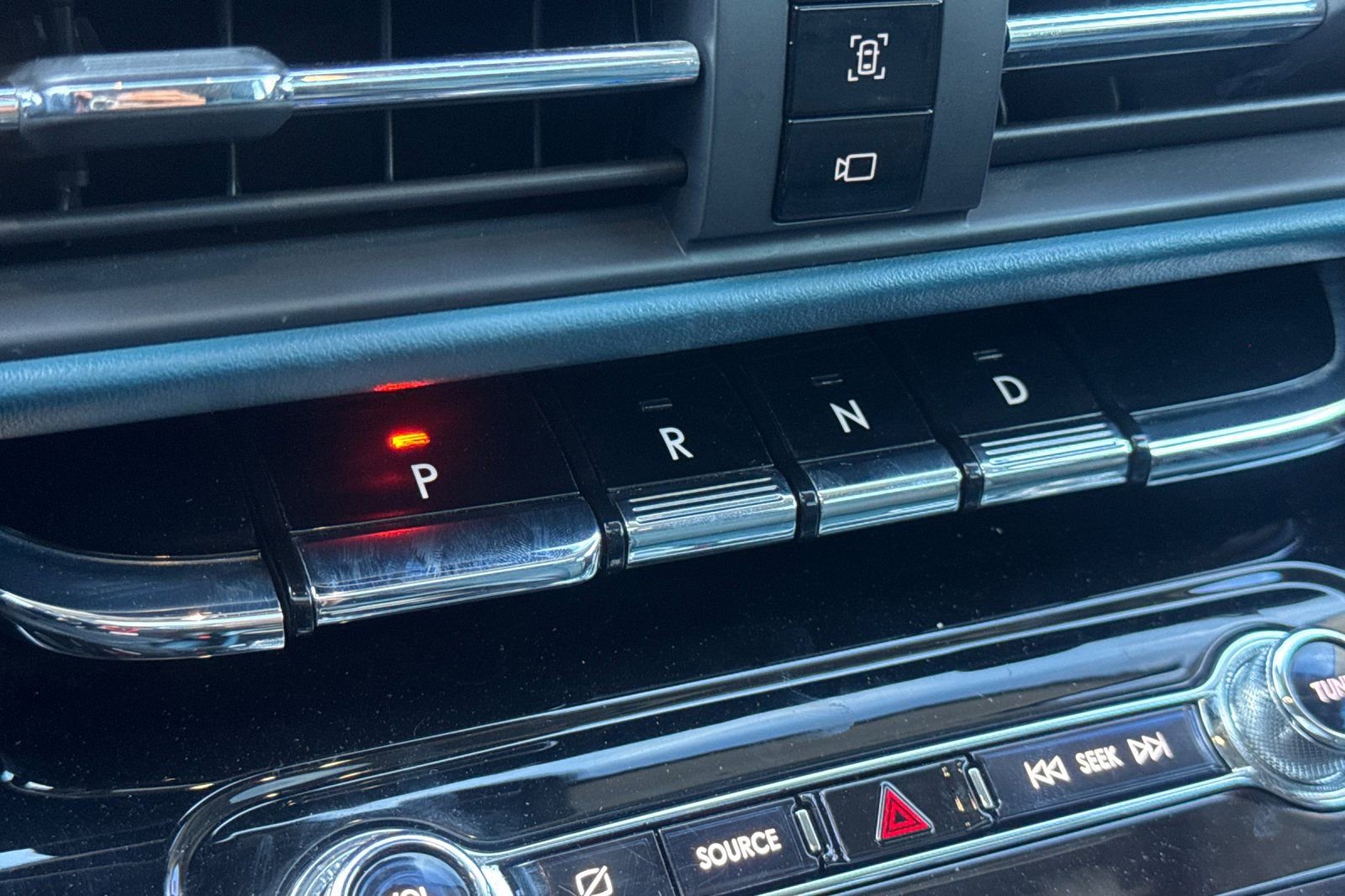 Used 2021 Lincoln Corsair Reserve w/ Equipment Group 201A image 22