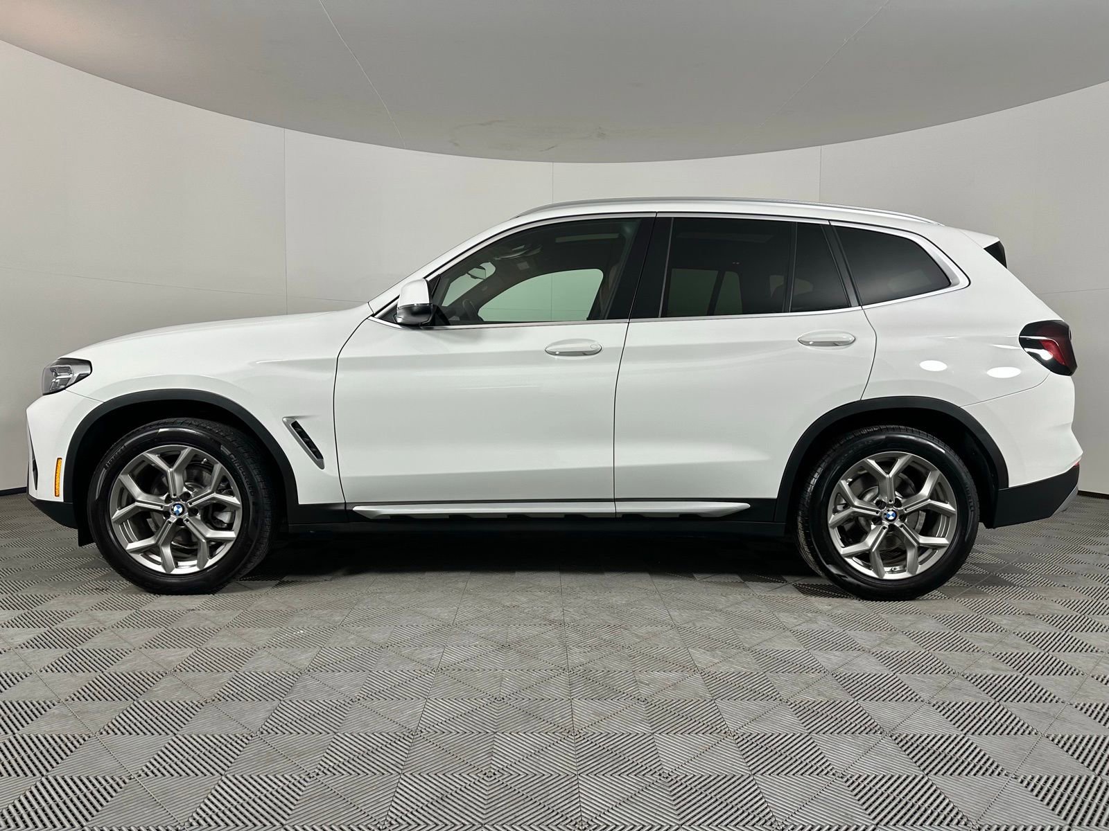 Used 2023 BMW X3 xDrive30i w/ Premium Package image 17