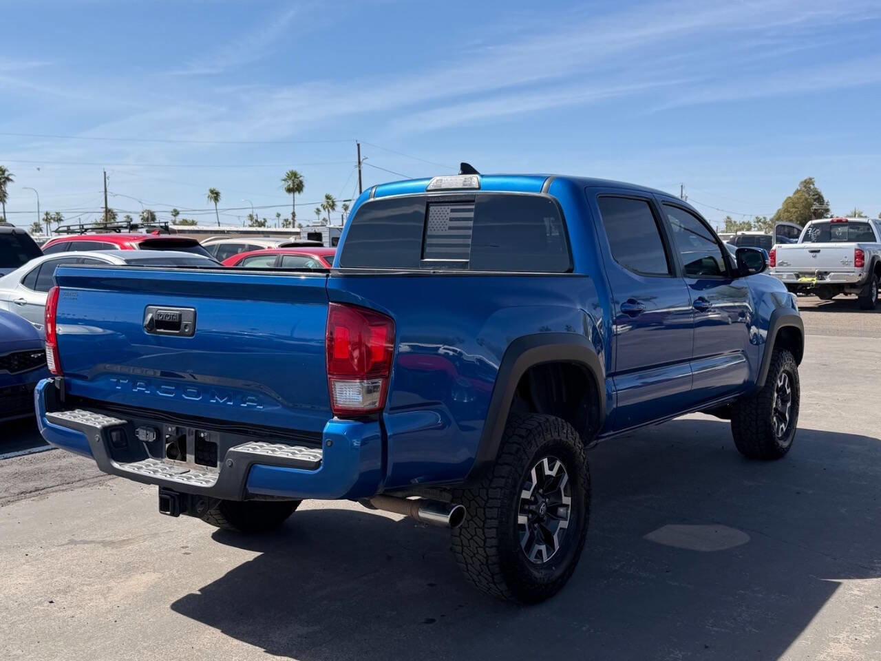 Used 2017 Toyota Tacoma TRD Off-Road w/ Premium & Technology Package AWD/4WD image 9