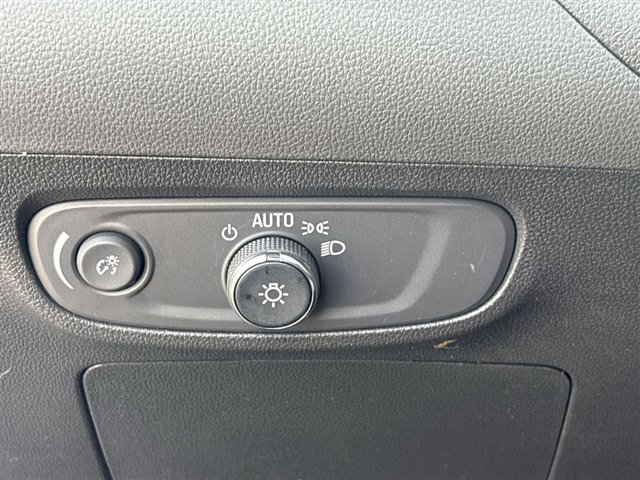 Certified 2024 Buick Encore GX Preferred w/ Comfort Package AWD/4WD image 17