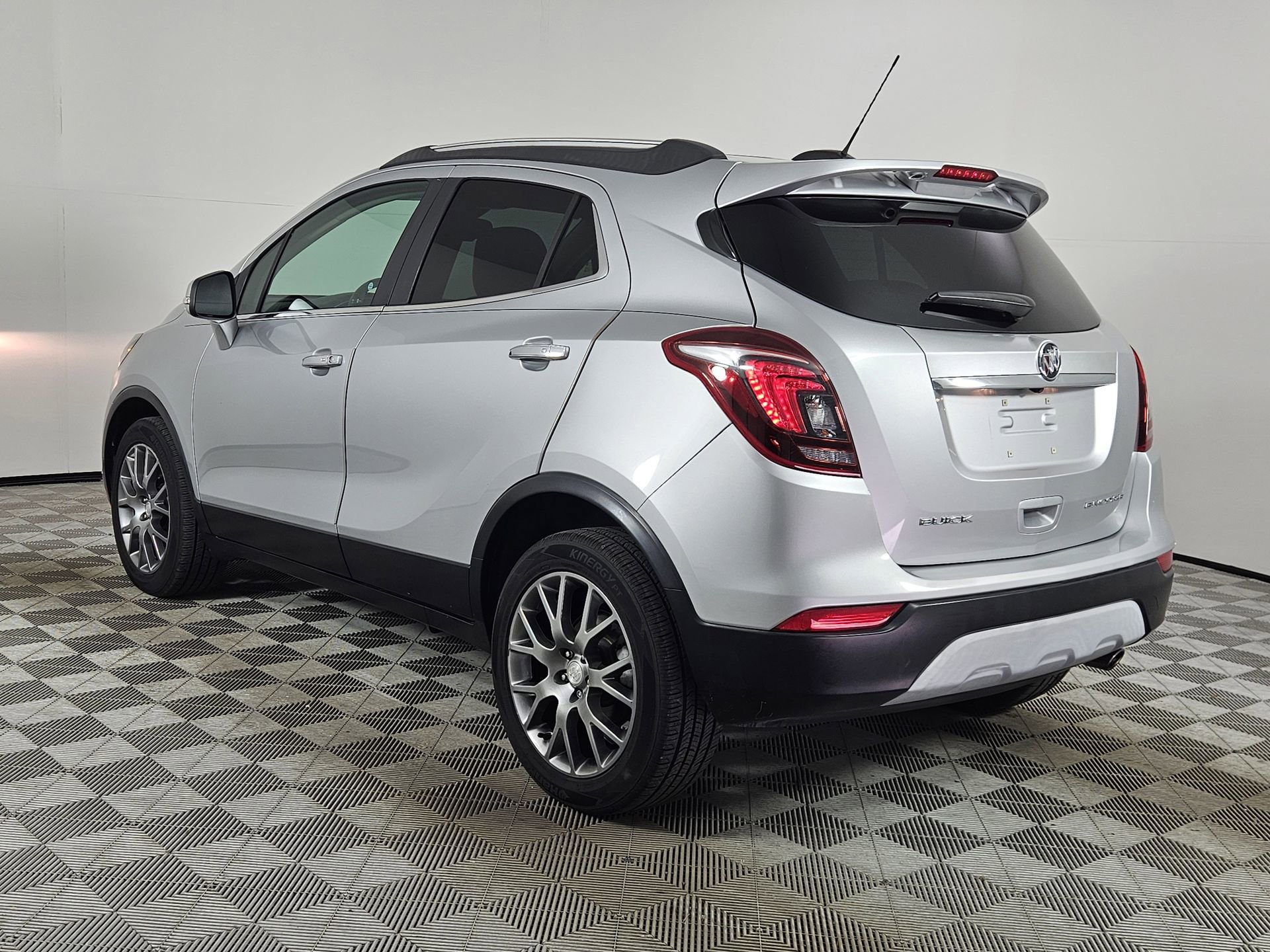 Used 2018 Buick Encore Sport Touring FWD image 5