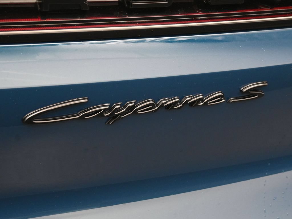 Certified 2025 Porsche Cayenne S AWD/4WD image 9