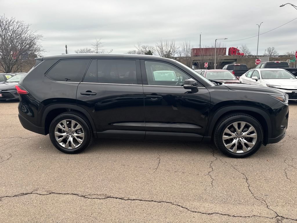 Used 2024 Toyota Grand Highlander Limited image 11