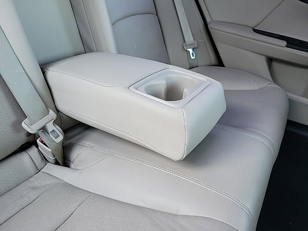 Used 2017 Honda Accord Touring image 12