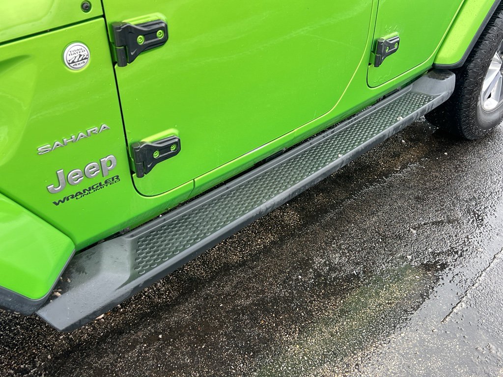 Used 2019 Jeep Wrangler Unlimited Sahara w/ Cold Weather Group image 9