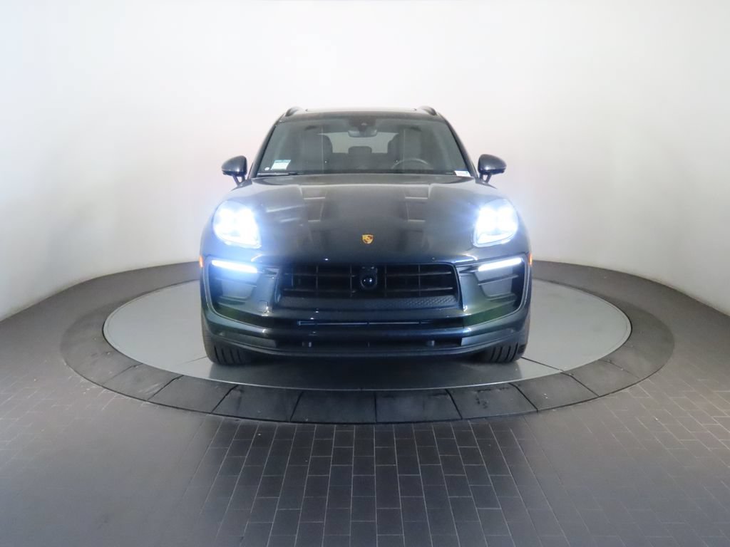 Certified 2026 Porsche Macan AWD/4WD image 10