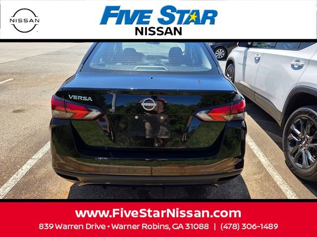 Used 2025 Nissan Versa SV image 11