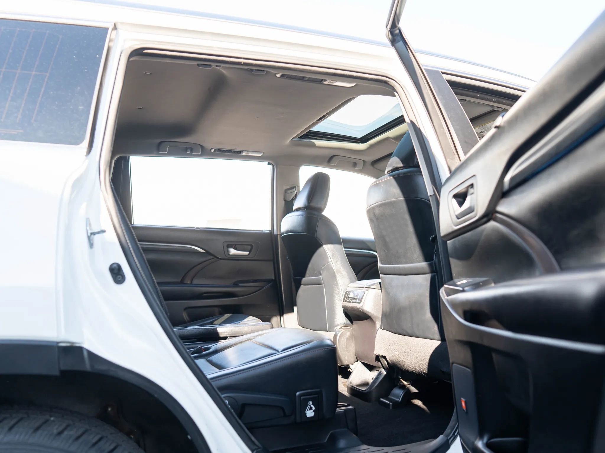 Used 2017 Toyota Highlander Limited image 17