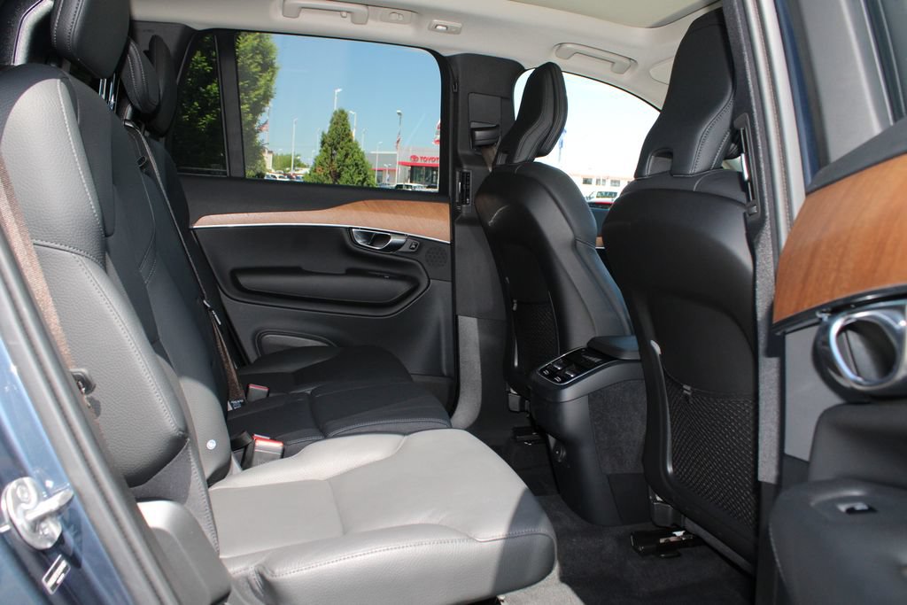 Used 2025 Volvo XC90 B6 Plus AWD/4WD image 13