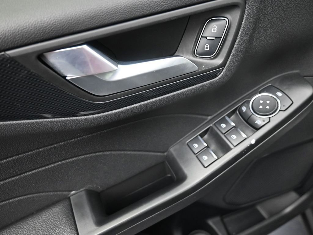 Used 2025 Ford Escape ST-Line image 10