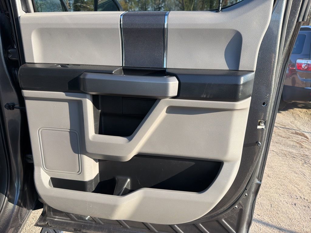 Used 2017 Ford F250 XLT w/ FX4 Off-Road Package image 25