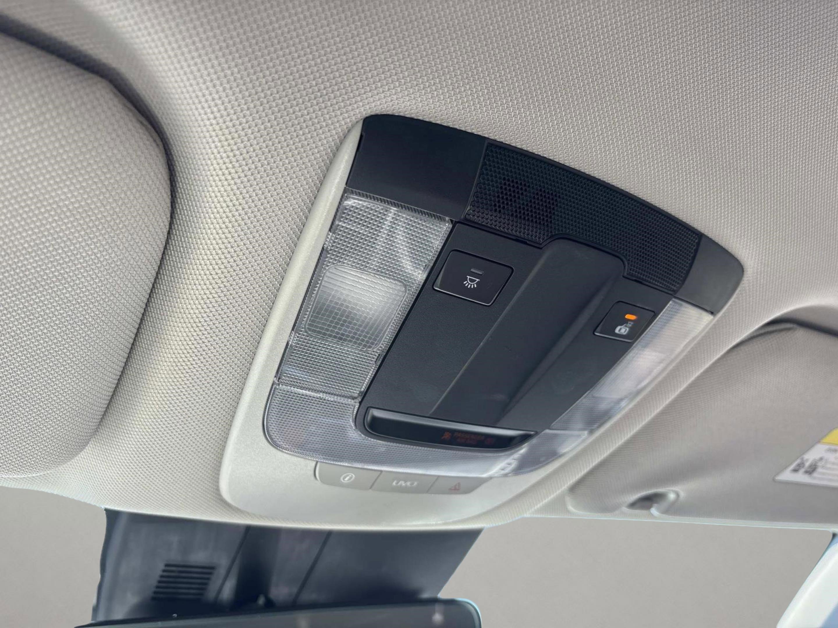 Used 2021 Kia Sorento S image 33