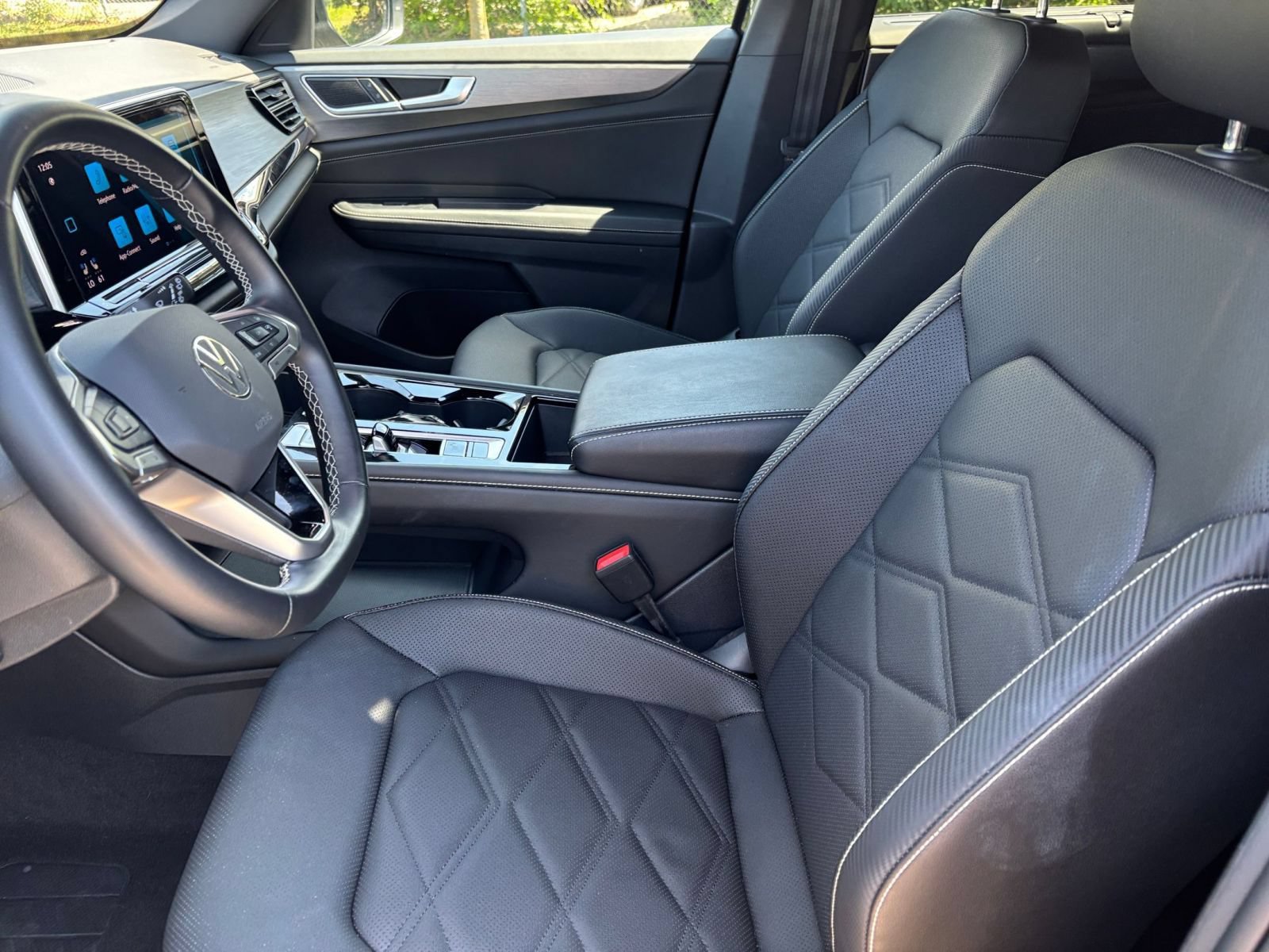 Used 2026 Volkswagen Atlas Cross Sport SE FWD image 29