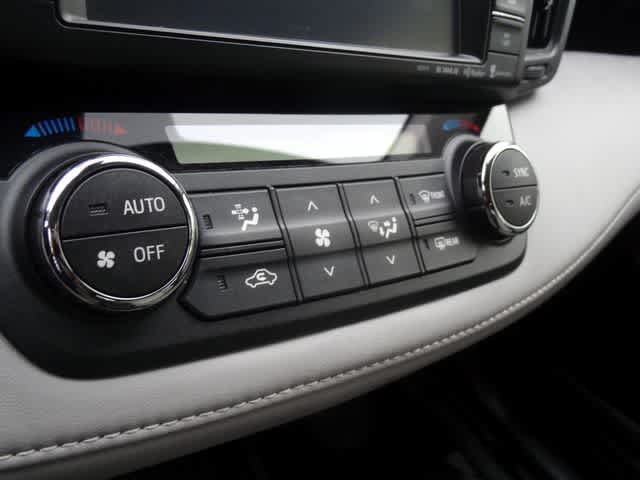 Used 2018 Toyota RAV4 Limited AWD/4WD image 16
