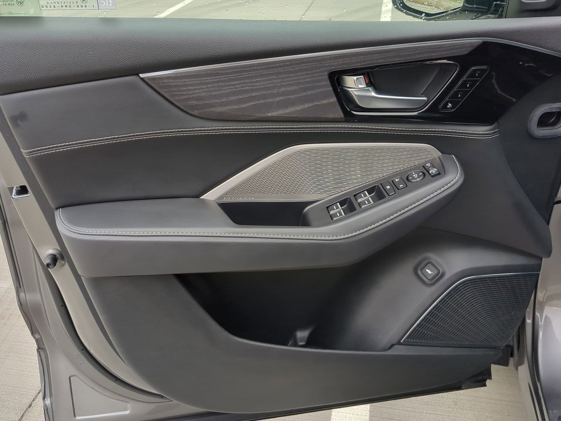 Used 2024 Acura MDX SH-AWD w/ Advance Package image 13