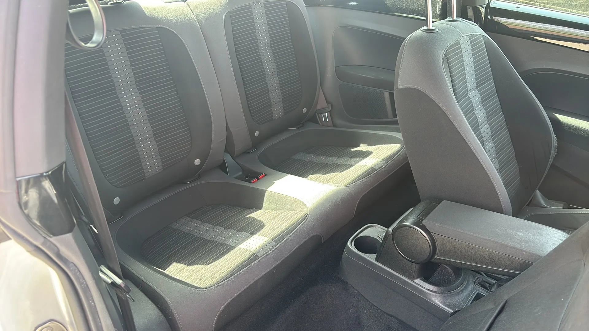 Used 2014 Volkswagen Beetle R-Line image 25