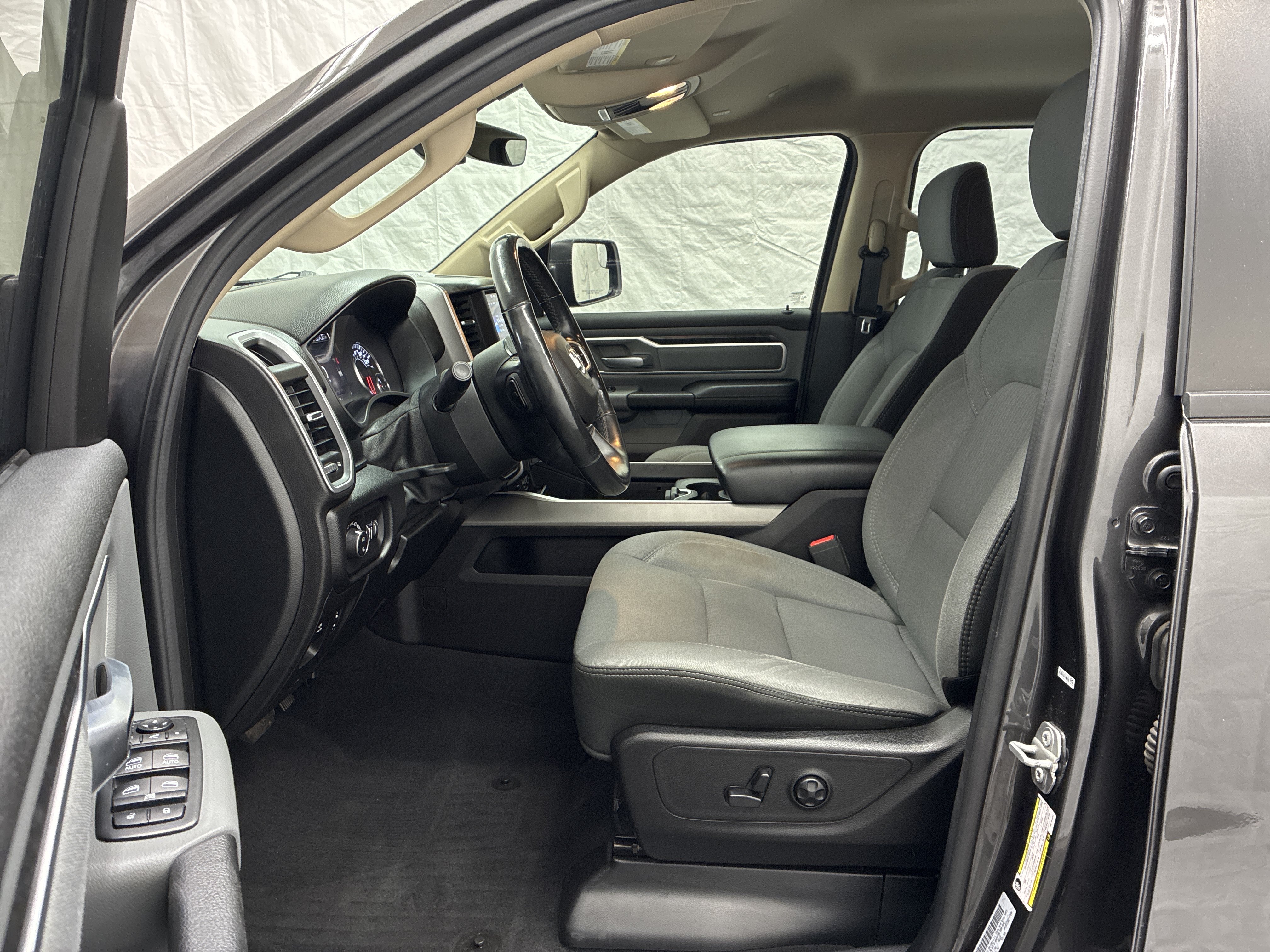 Used 2019 RAM 1500 Big Horn AWD/4WD image 14