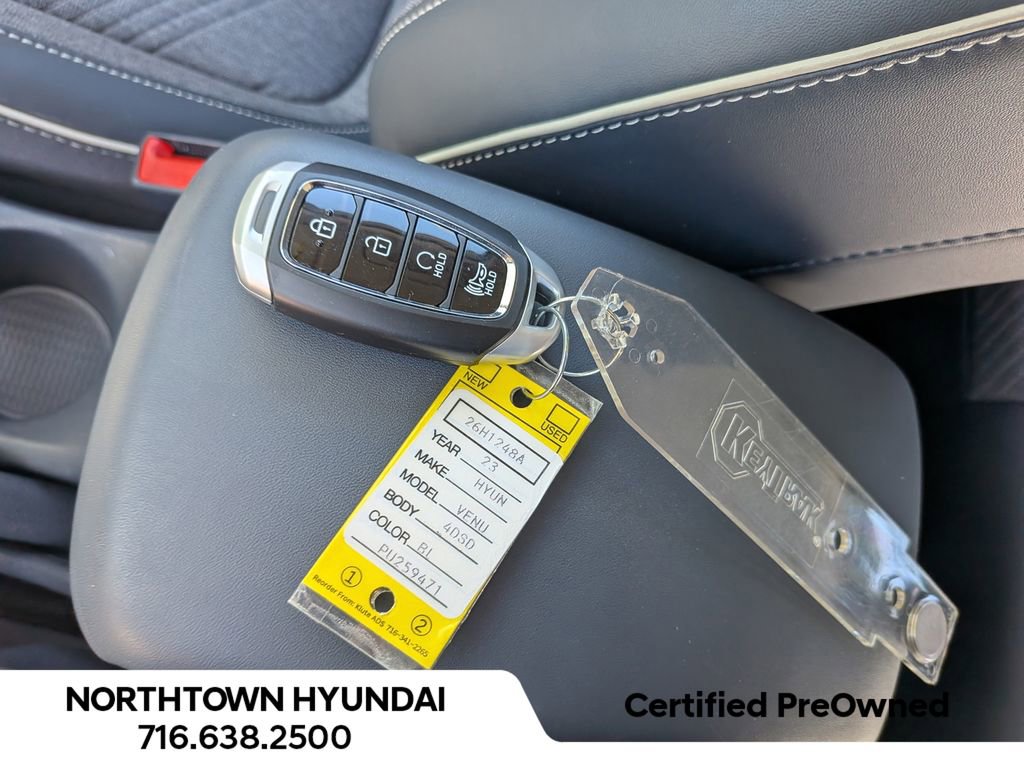 Used 2023 Hyundai Venue Limited FWD image 21